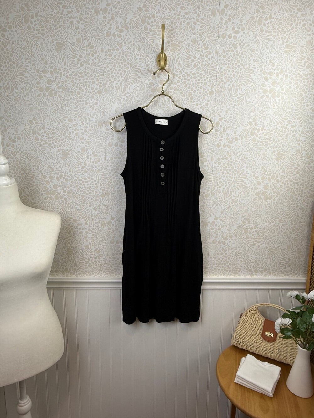 Hayes Black Sleeveless Pleated Button-Front Tunic Dress - Size - Small